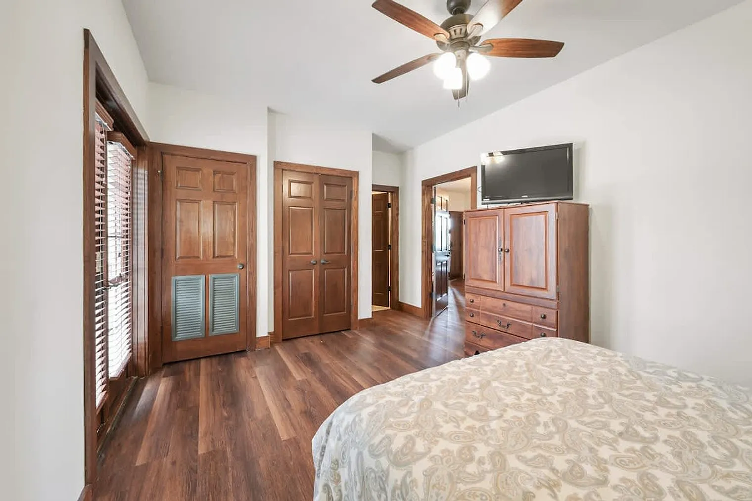 2 bed, 2.0 bath, 645 sqft, $4,845 — Photo 3