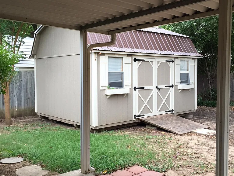 445 NW Charlyne Dr — Photo 9