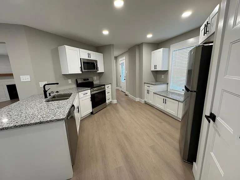 7705 Fox Valley Ln — Photo 6