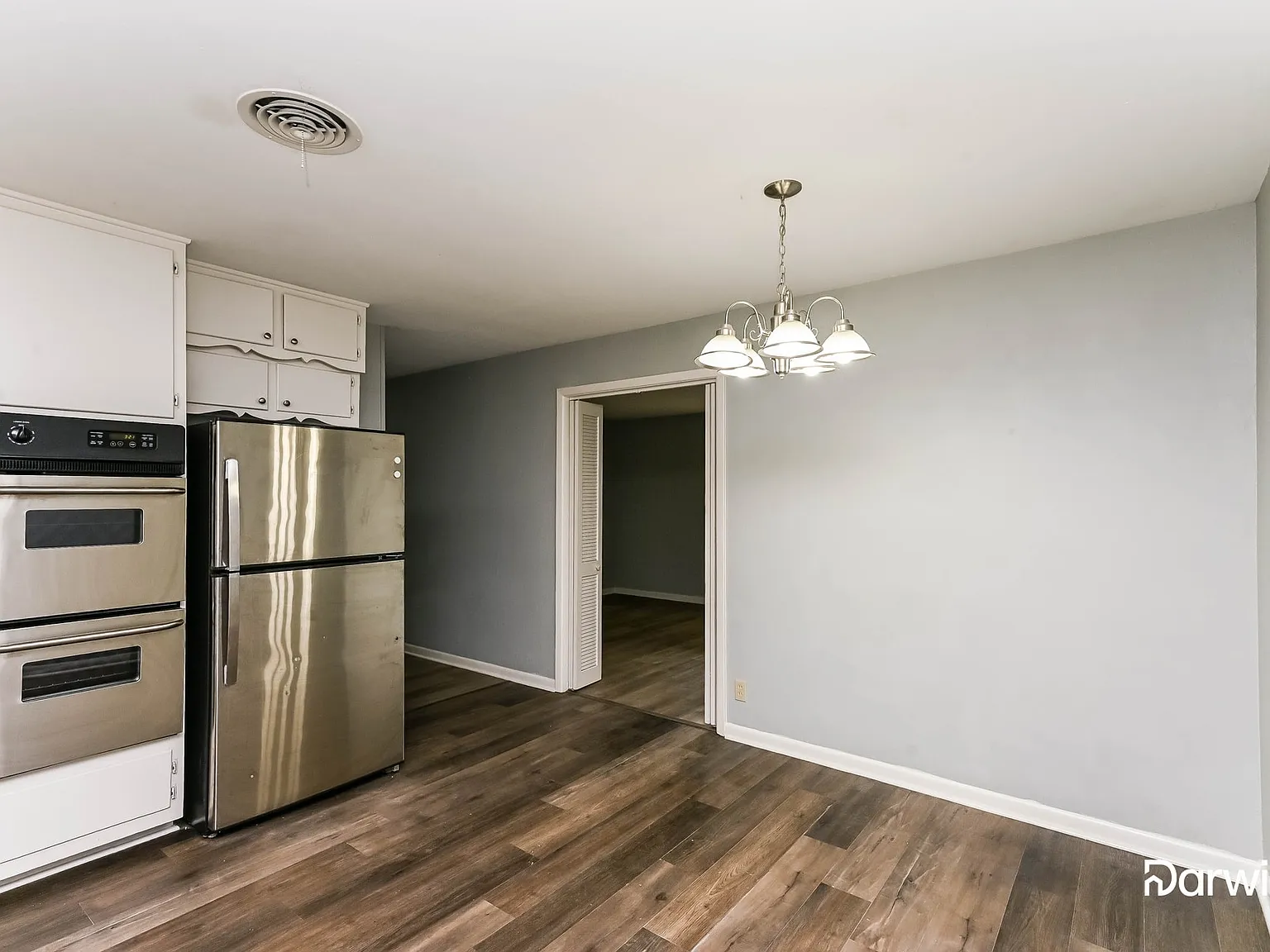 3 bed, 2.0 bath, 2018 sqft, $1,905 — Photo 2