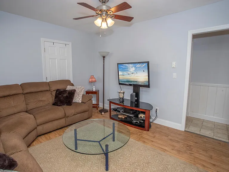 455 Seaside Ave — Photo 10