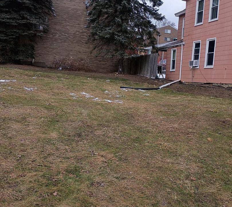 1st image of 900 Josephine St