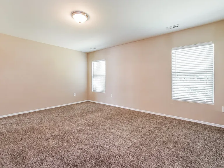 40 Norwich Dr — Photo 9