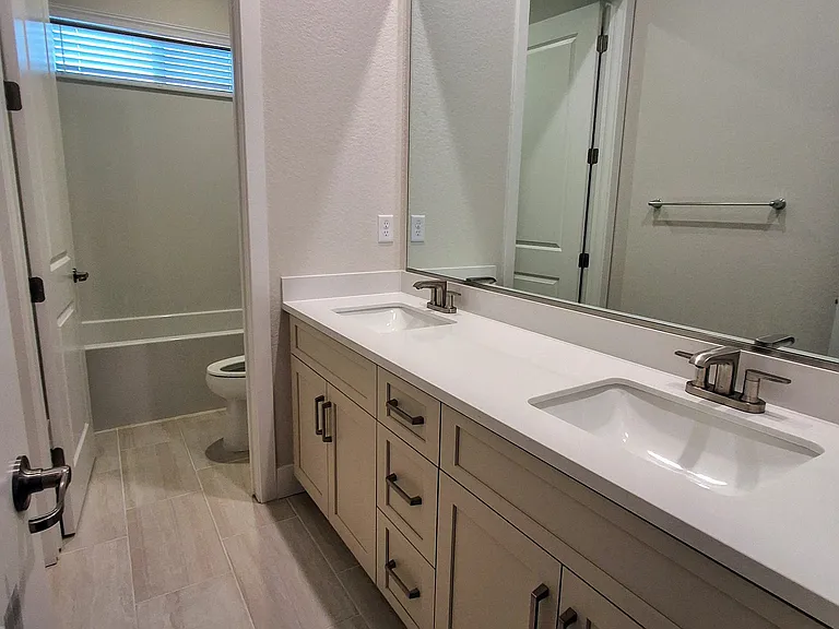Hickory Ln — Photo 6