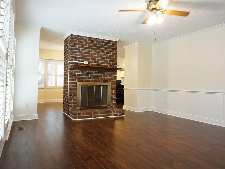 318 Foxhall Ct — Photo 16