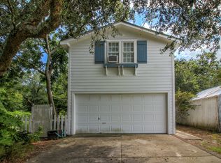 913 Front St, Beaufort, NC 28516