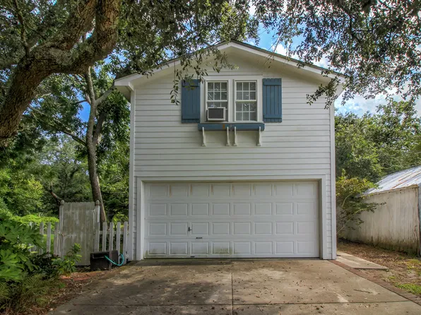 913 Front St, Beaufort, NC 28516