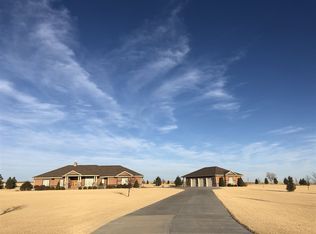 2012 Deer Trl, Hays, KS 67601