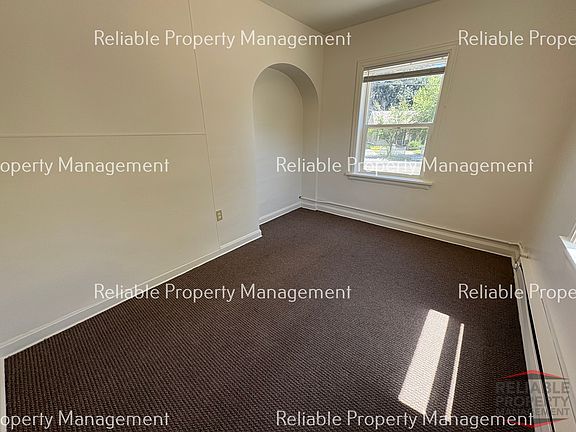 4th image of 525 Walnut St APT 21