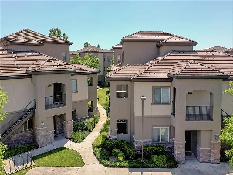 Wolf Ranch Condominium Rentals — Photo 29