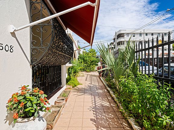 4th image of 508 Calle Bouret