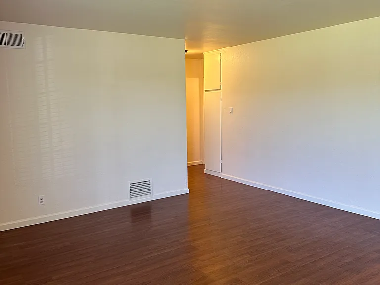 Iverson Cir — Photo 10