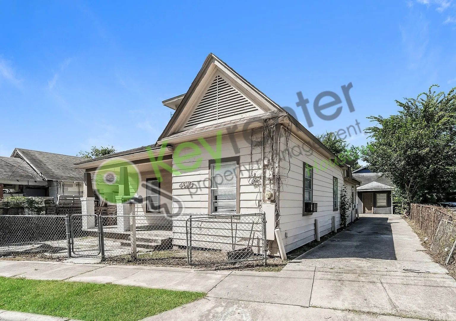 4610 Schroeder St — Photo 3
