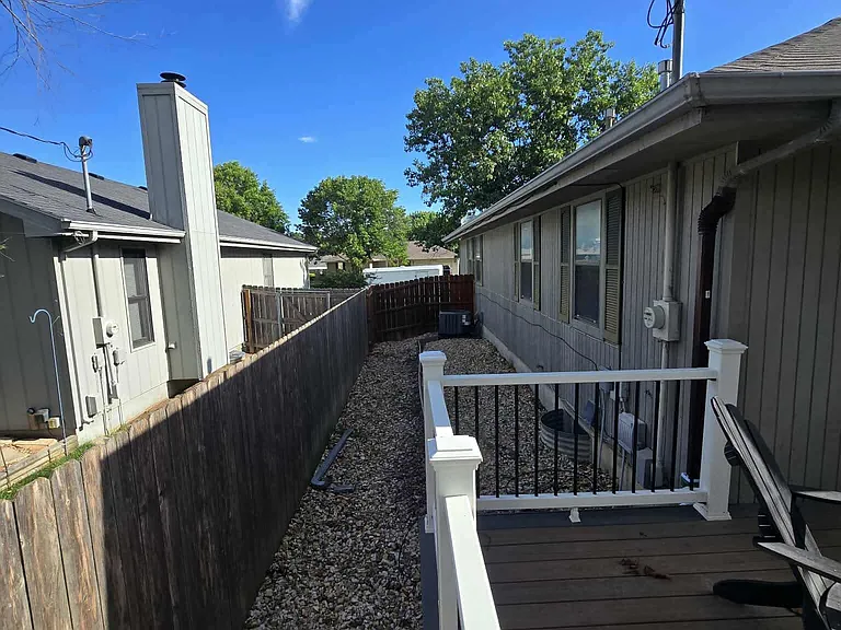 7305 SW Bingham Rd — Photo 15