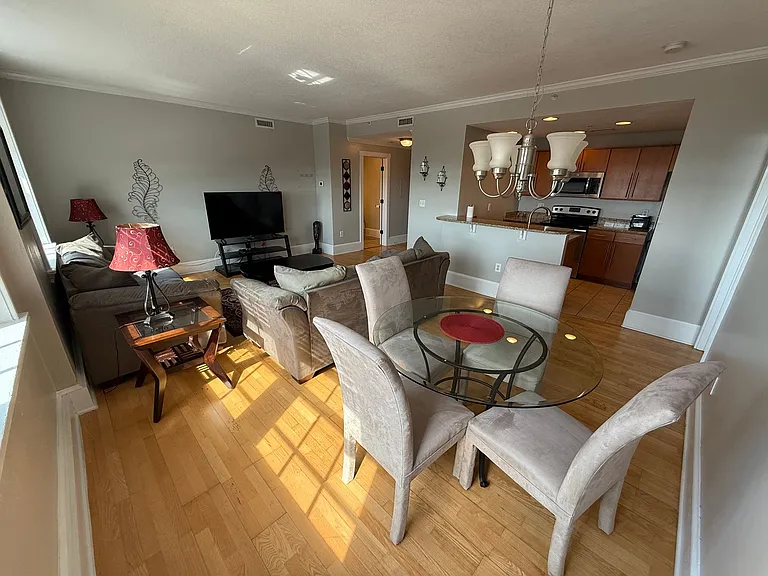 Calhoun Lofts & Thunderbird Flats — Photo 36