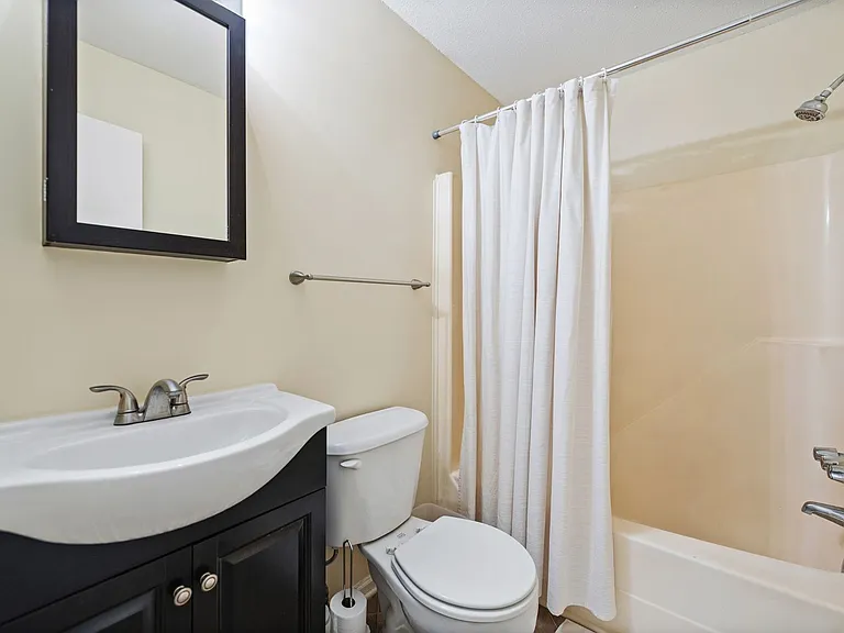 1006 Cornell St — Photo 11