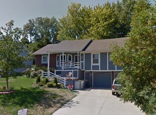 7940 Greenwood St, Lenexa, KS 66215