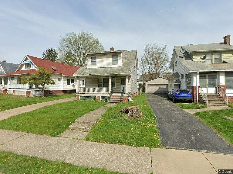 13801 Alvin Ave photo 1