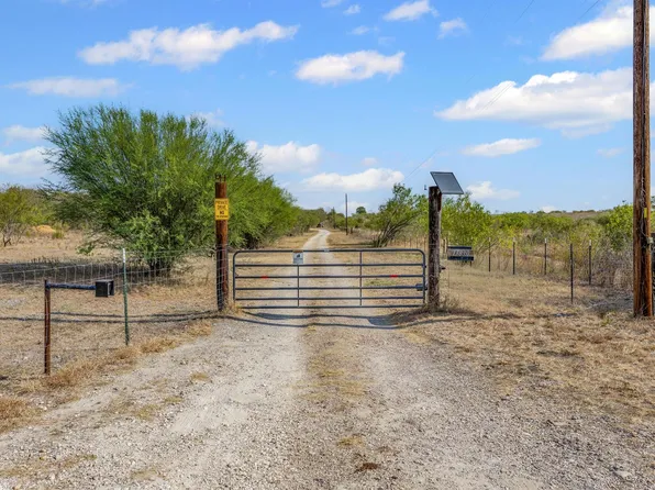 13800 Hokanson Rd, Del Valle, TX 78617