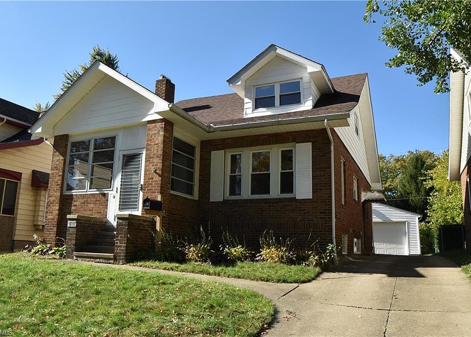 1st image of 2460 Whitelaw St