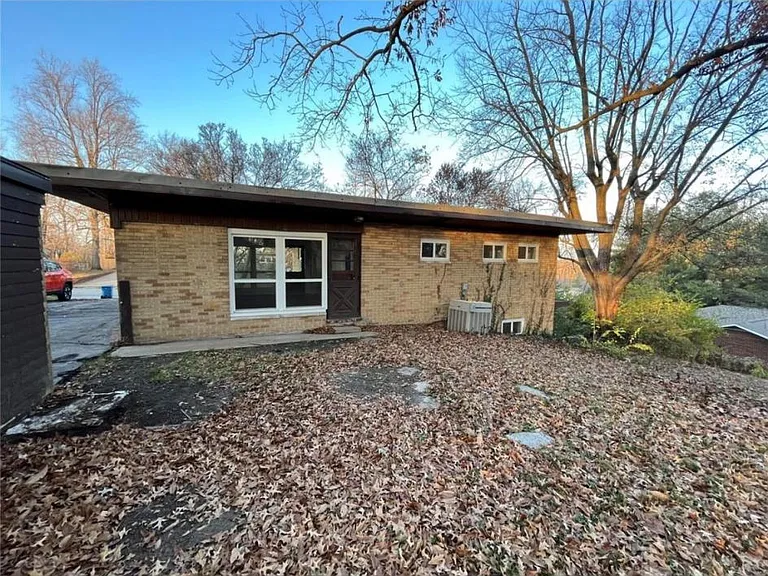 3827 Oscar Ave — Photo 2