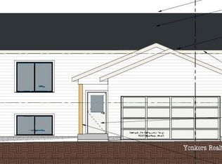 208 Leonard St, Belding, MI 48809