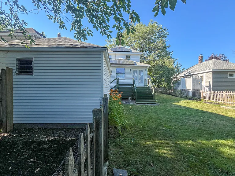22 Crescent Ave — Photo 76