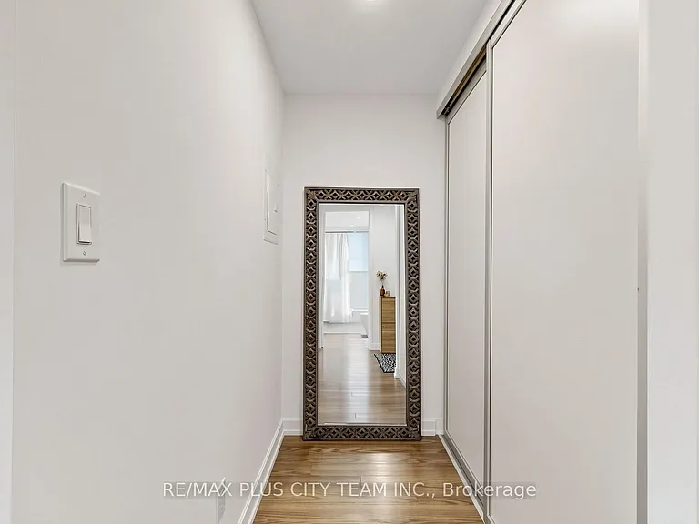 377 Madison Ave #503 — Photo 15