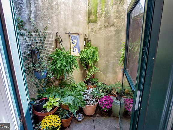 5th image of 1548 E Berks St