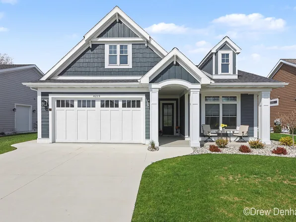4219 Village Green Dr, Freeland, MI 48623