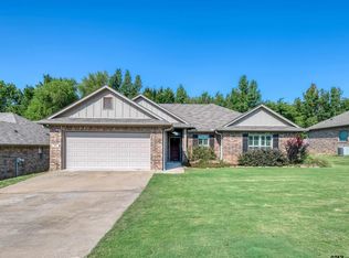 955 Redbud Ln, Bullard, TX 75757