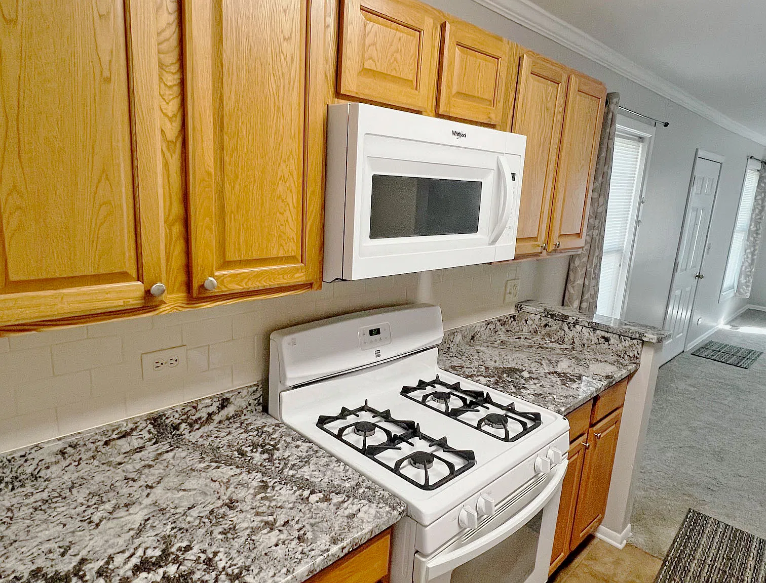 221 Winfield Ct — Photo 3