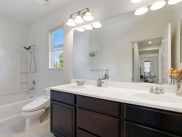 7071 N Mariposa Ct — Photo 9
