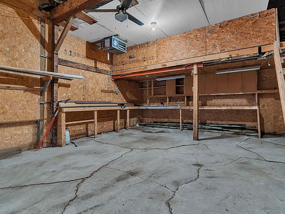 4th image of 201 Dakota Ave NE