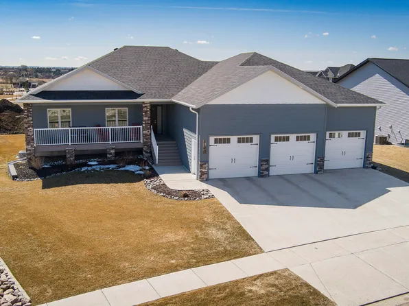 1903 Tule Ln, Bismarck, ND 58503