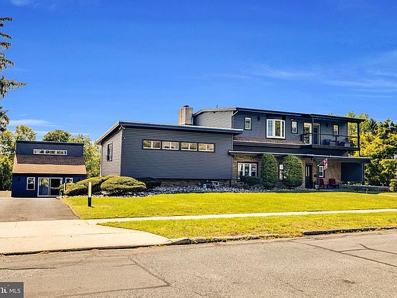 2nd image of 106 Grandview Blvd