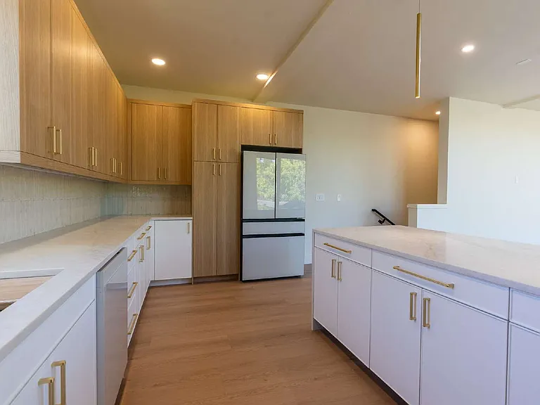 822 W 22nd Ave — Photo 27