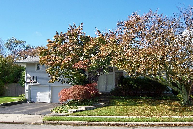 1st image of 42 Beatrice Ln