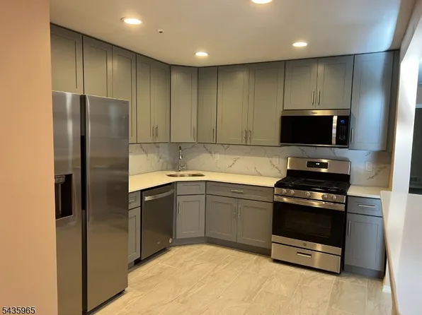 15 Potomac Dr, Bernards Twp., NJ 07920