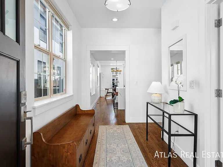 1194 S Lincoln St — Photo 3
