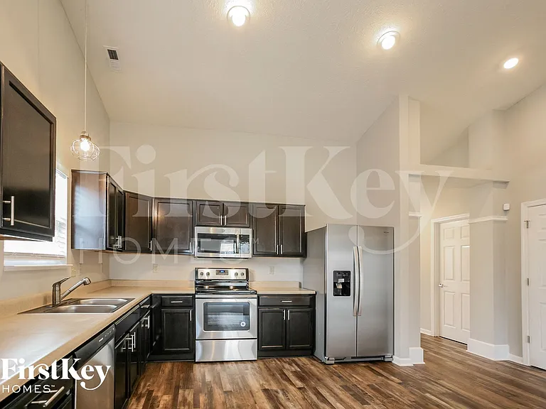 13815 Zion Ct — Photo 8