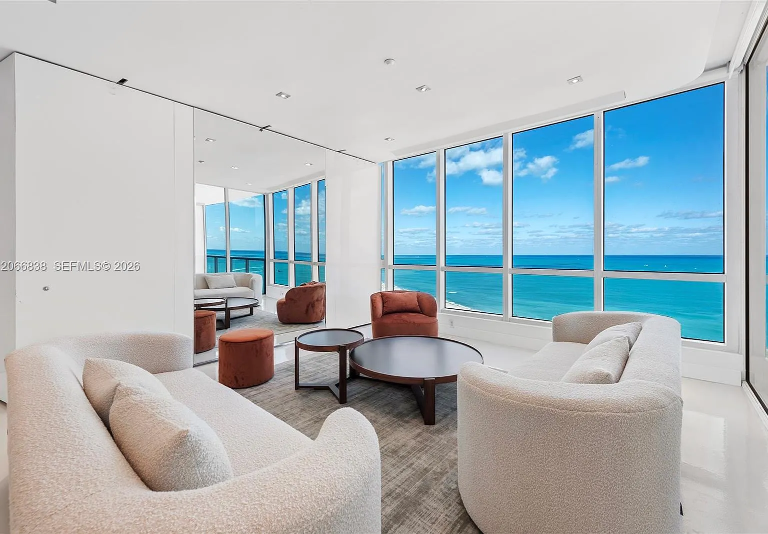 Continuum On South Beach — Photo 1