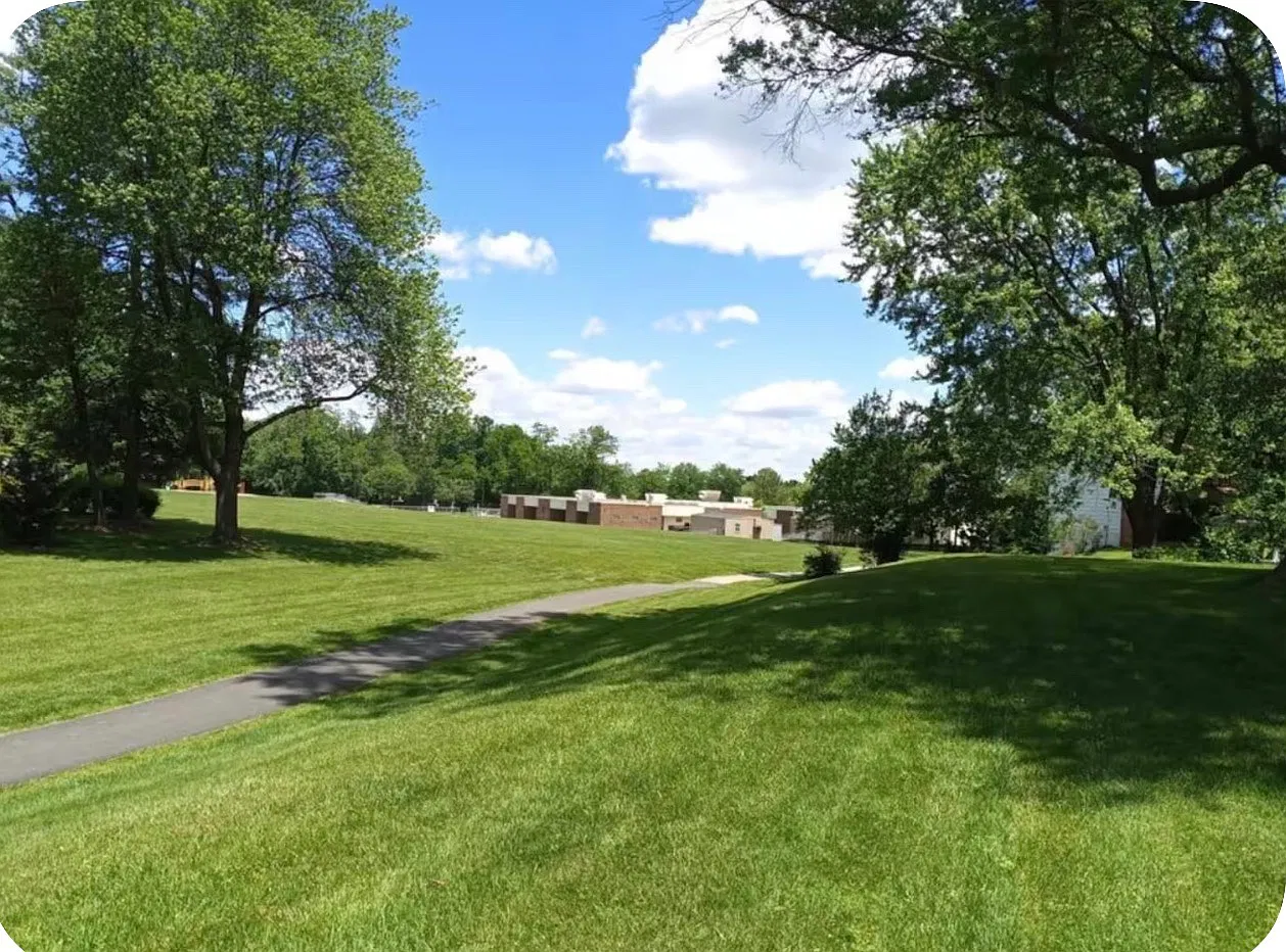 2 bed, 929 sqft, $2,100 — Photo 2