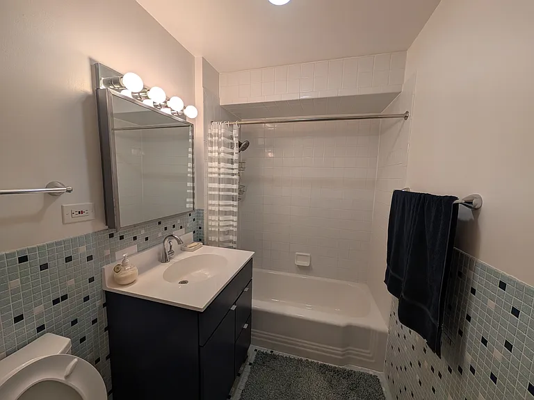1516 Hinman Ave #804 — Photo 12