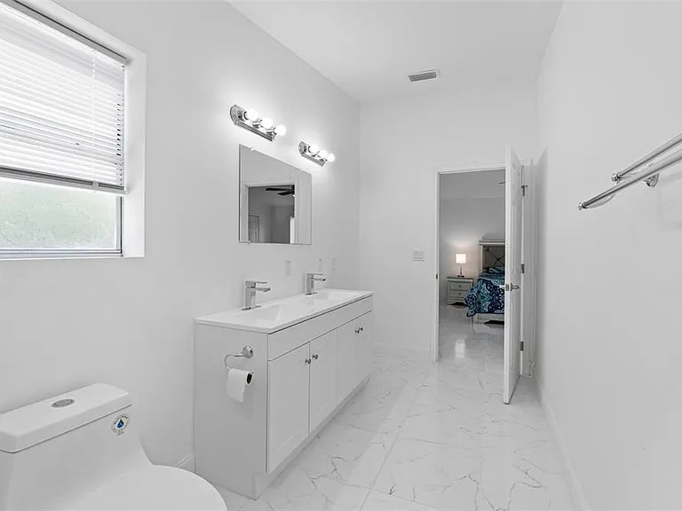6847 Woodsman Dr — Photo 25