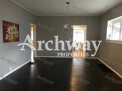 559 S Arlington Ave — Photo 7