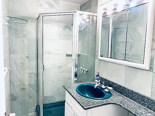 Rented by R New York | media 60