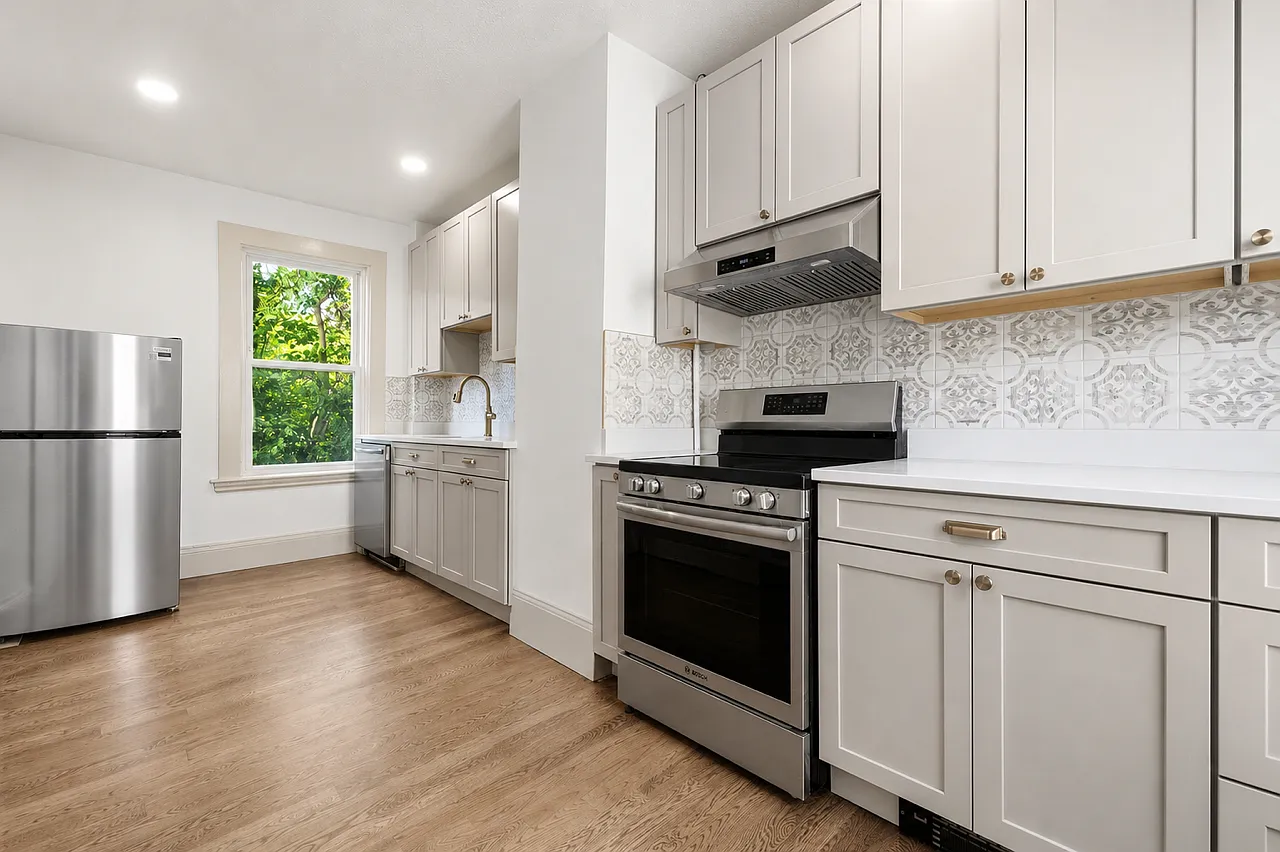 2 bed, 900 sqft, $3,450 — Photo 1