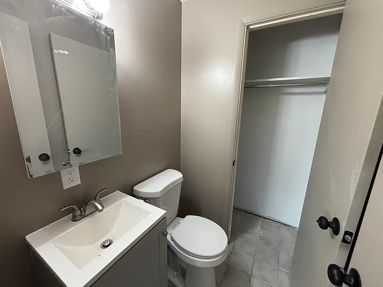 907 E 12th Ave #214 — Photo 3