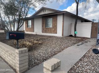 5220 W Mauna Loa Ln, Glendale, AZ 85306